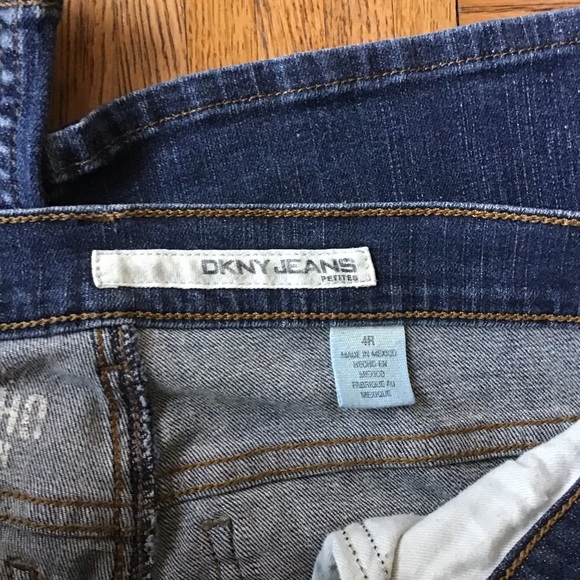 π 2/$10 DKNY bootcut Jean 4R - Picture 2 of 3